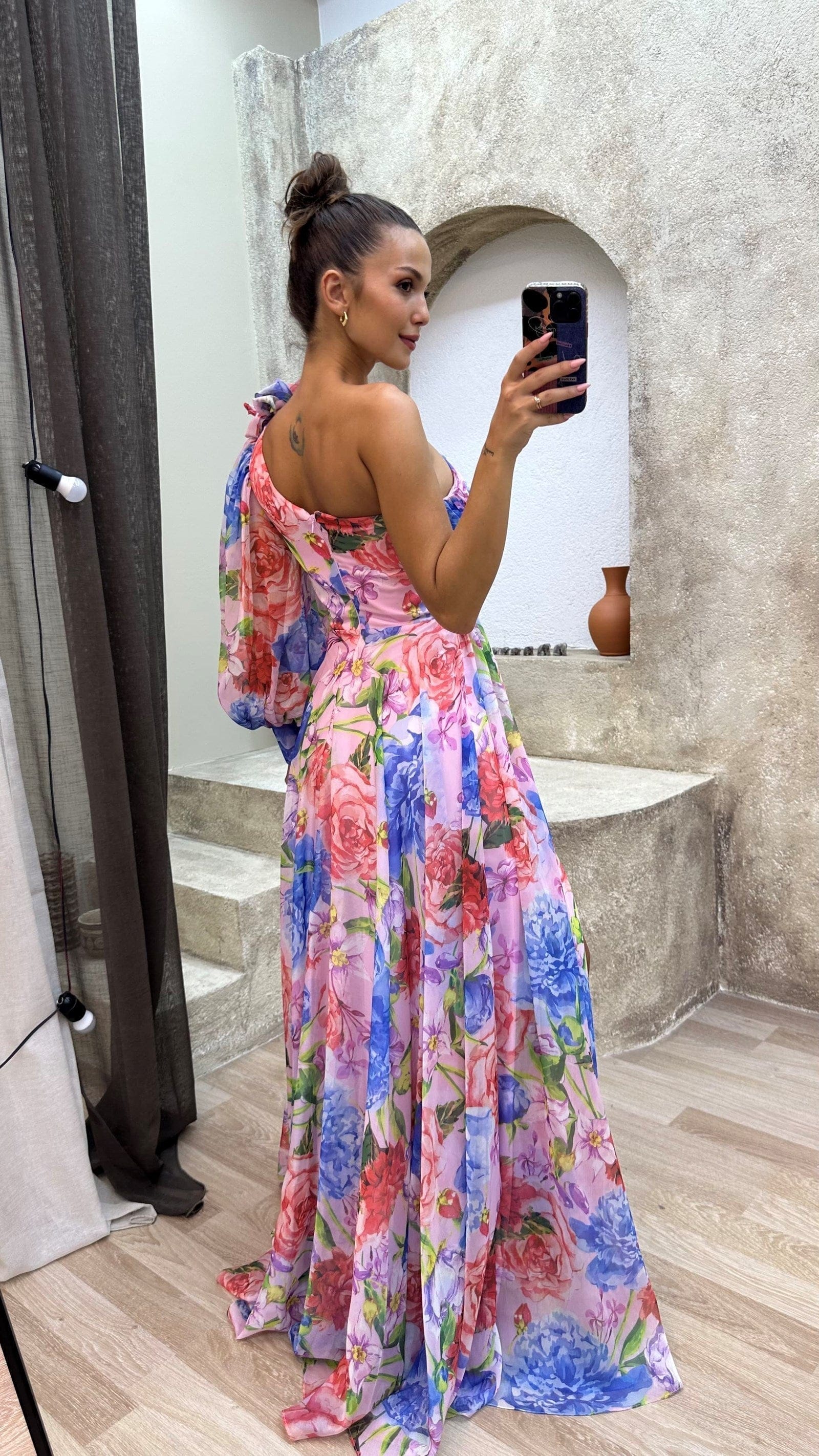 Velira Maxi Dress , laisvai krentanti suknelė petnešėlėmis vasaros renginiams