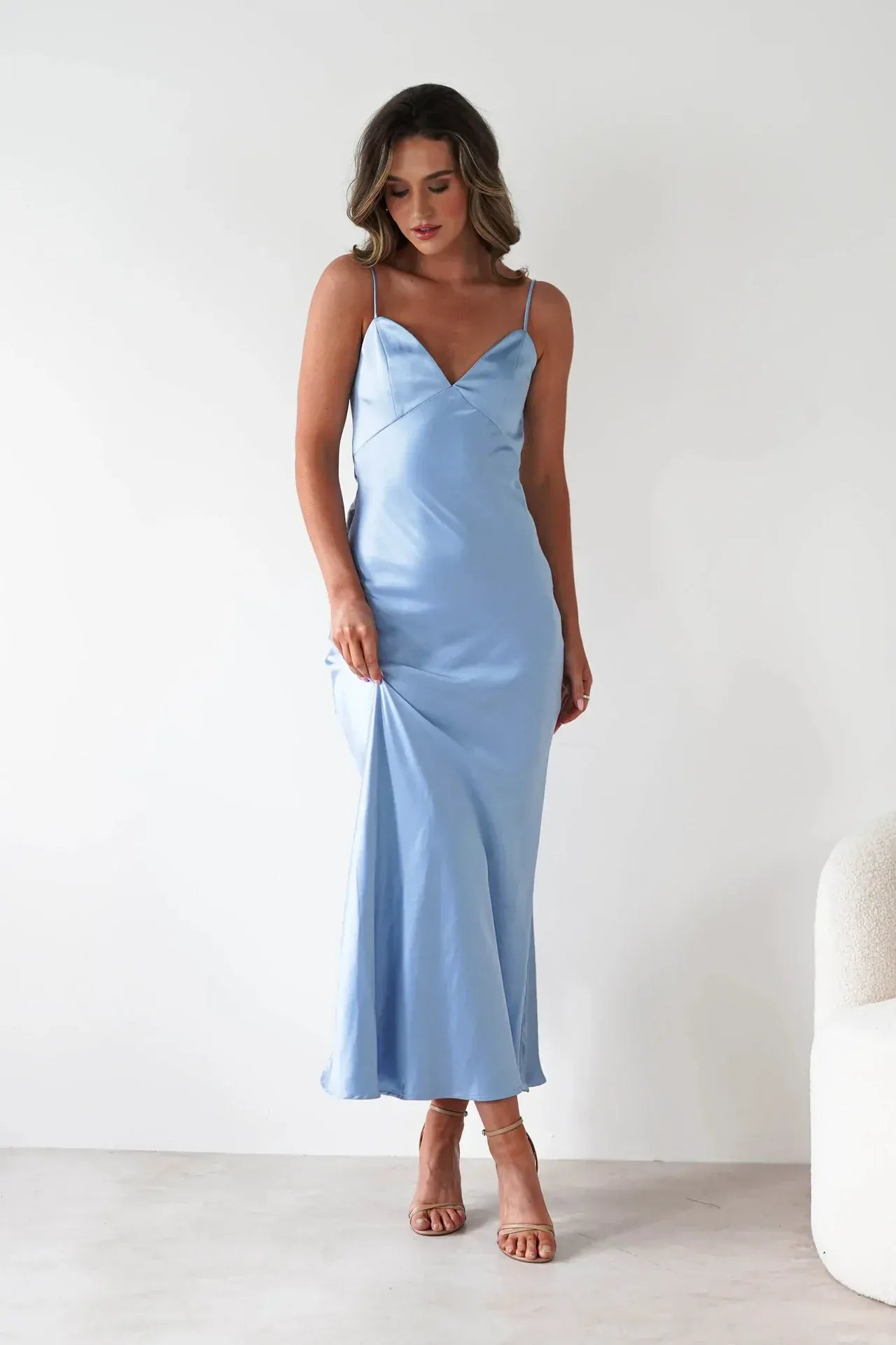 Velira Maxi Dress Mėlyna / S Satinė Slip Maxi Suknelė su Delikatais Dirželiais