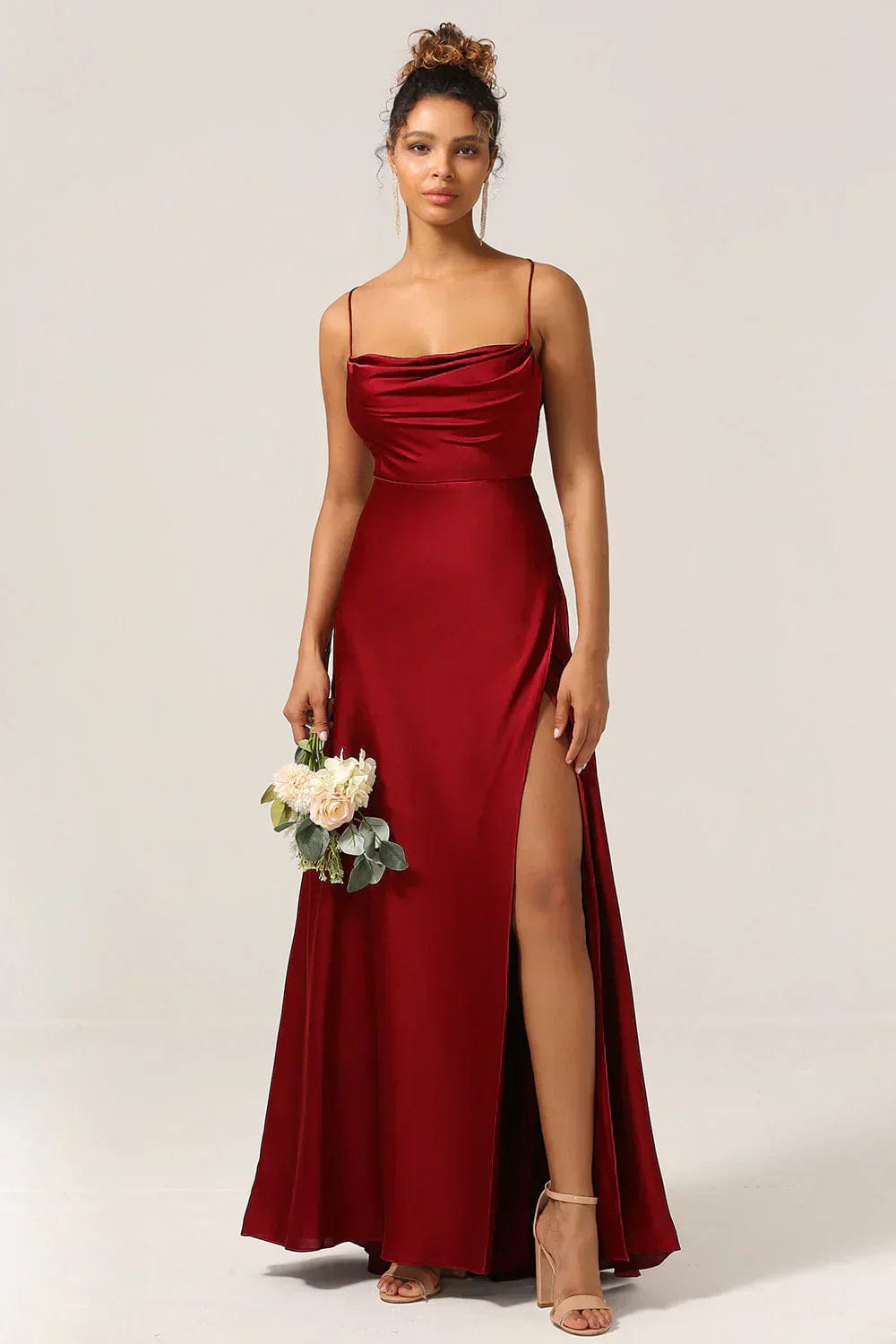 Velira Maxi Dress Raudona / S Suknelė su spaghetti petnešėlėmis, ilga, vakarui, su aukštu įpjovimu