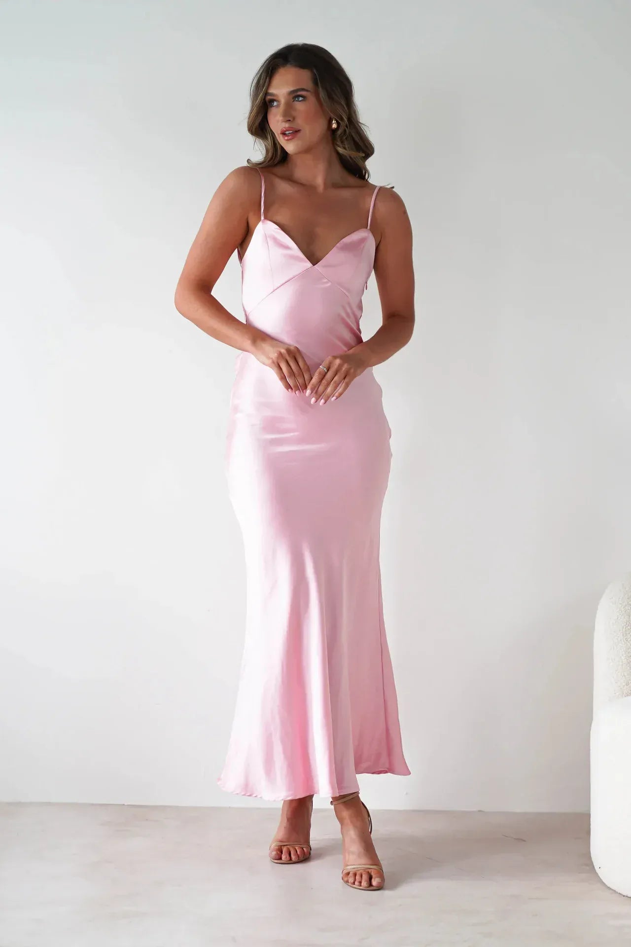 Velira Maxi Dress Rožinė / S Satinė Slip Maxi Suknelė su Delikatais Dirželiais