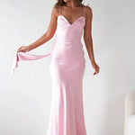 Velira Maxi Dress Satinė Slip Maxi Suknelė su Delikatais Dirželiais