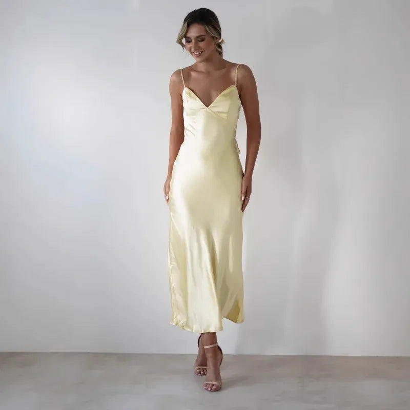 Velira Maxi Dress Satinė Slip Maxi Suknelė su Delikatais Dirželiais
