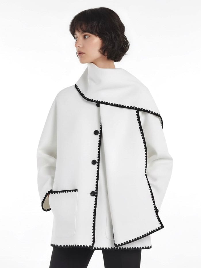 Velira Nellie | Black Wool Cape Coat with Contrast Trim Nellie | Juodas vilnos apsiaustas su kontrastingais akcentais