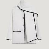 Velira Nellie | Black Wool Cape Coat with Contrast Trim Nellie | Juodas vilnos apsiaustas su kontrastingais akcentais