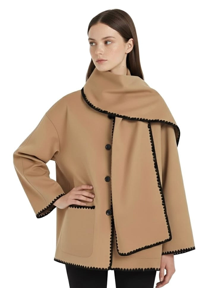 Velira Nellie | Black Wool Cape Coat with Contrast Trim Nellie | Juodas vilnos apsiaustas su kontrastingais akcentais